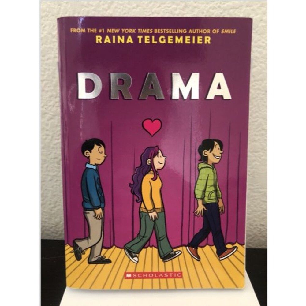 Drama: A Graphic Novel by Telgemeier, Raina in Good Condition